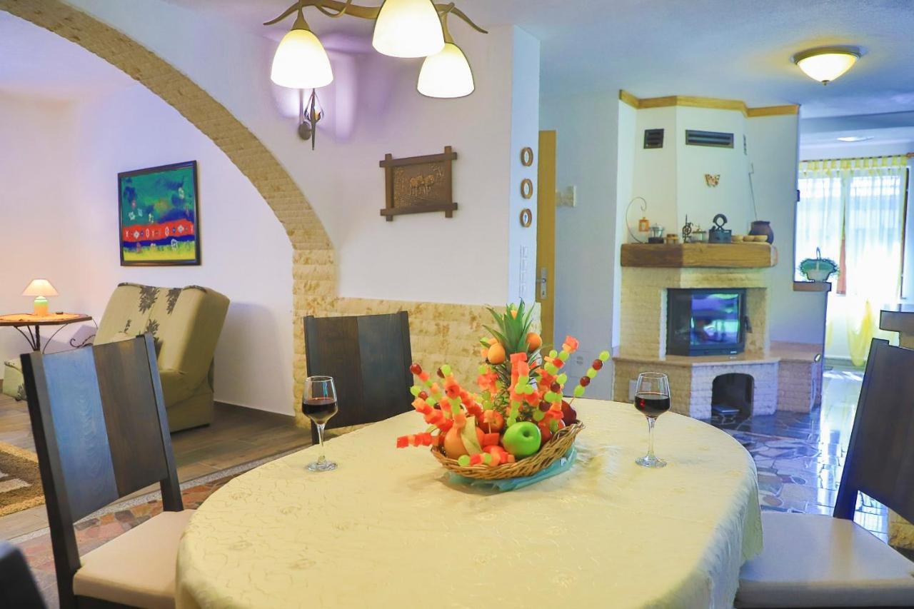 Apartments Oeneus Racic ภายนอก รูปภาพ