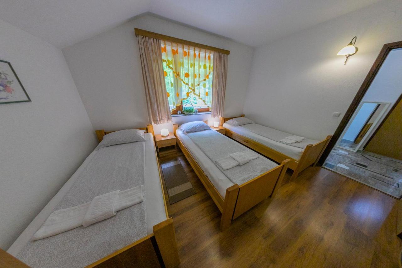 Apartments Oeneus Racic ภายนอก รูปภาพ